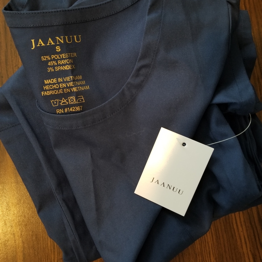 NWT Januu Scrub Set